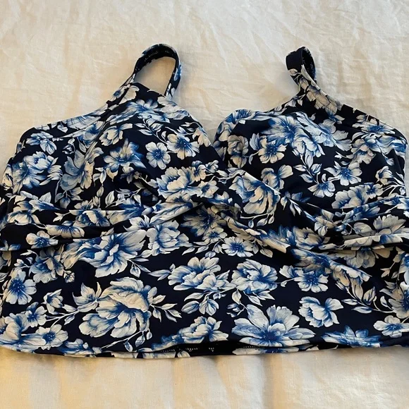 Lands' End Blue Floral Tankini Top - Picture 2 of 6